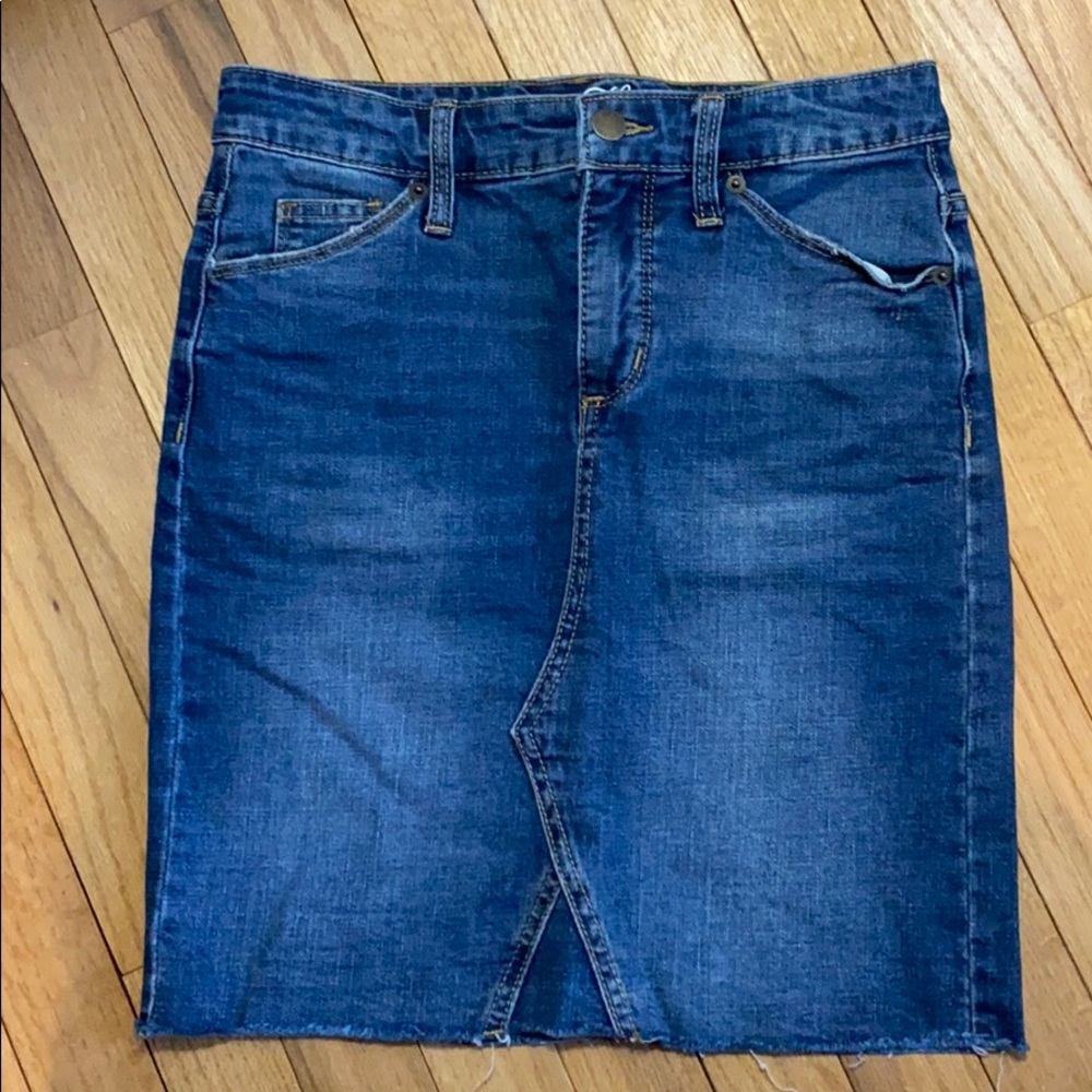 Universal thread denim skirt